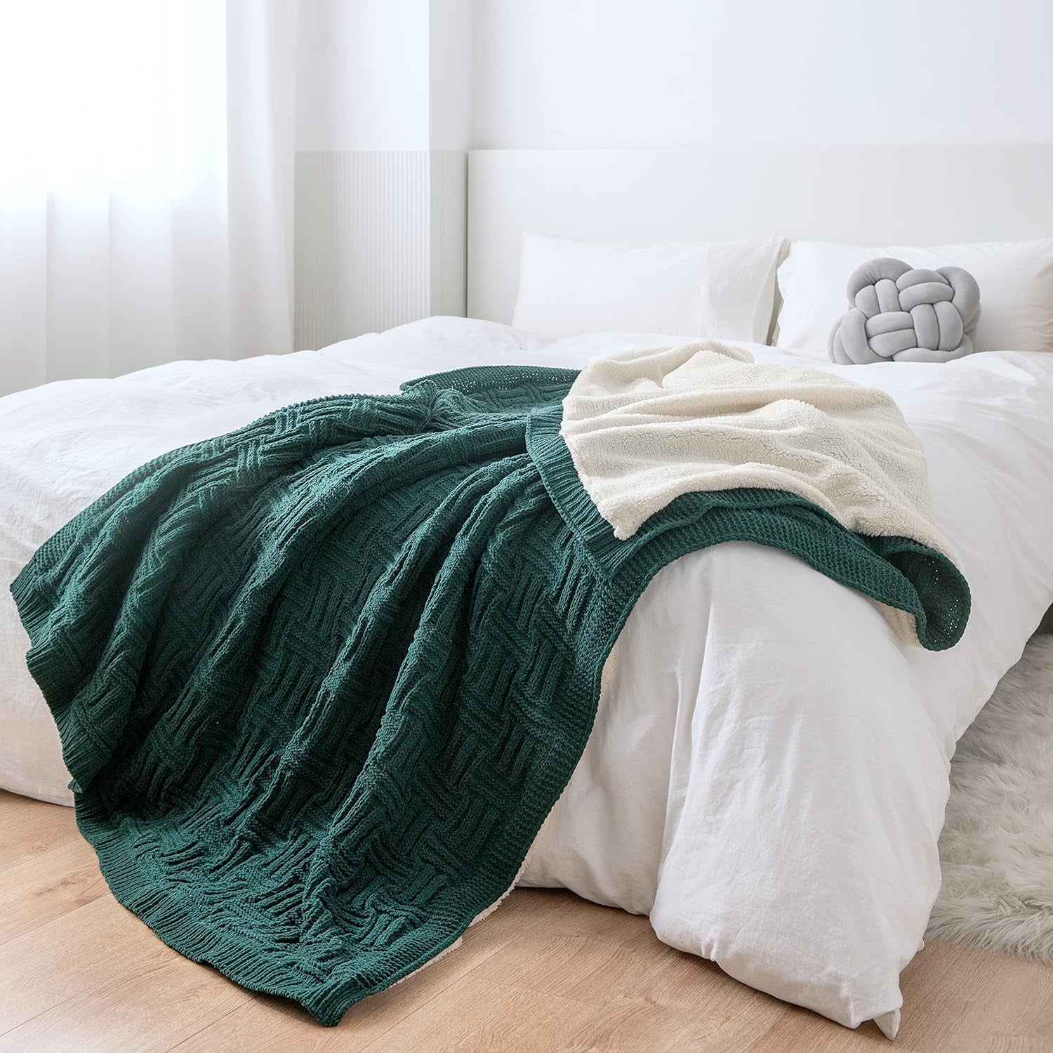 Ultra-Soft Reversible Sherpa Blanket – 60x80 Inch Twin Size, Forest Green Cable Knit Plush Throw for Bed, Couch, or Sofa – All-Season Chenille Fleece Blanket by MYLUNE